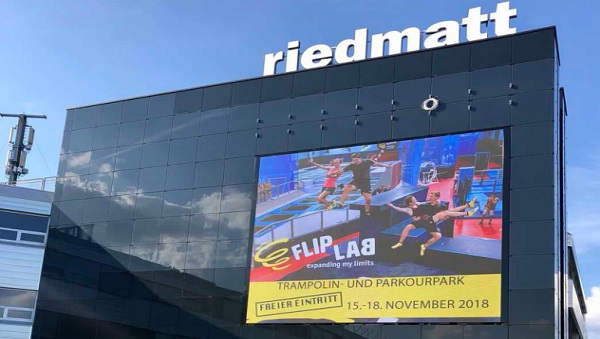 DOOH6 · Wall-mounted advertising in Switzerland