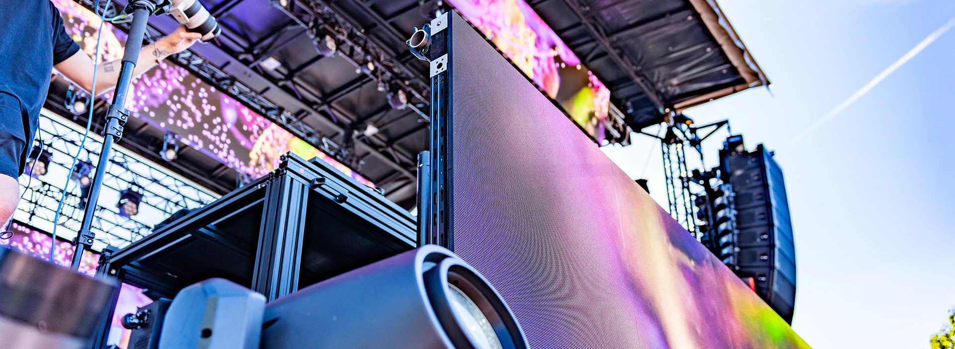 XL3 · outdoor stage screen side detail in Switzerland